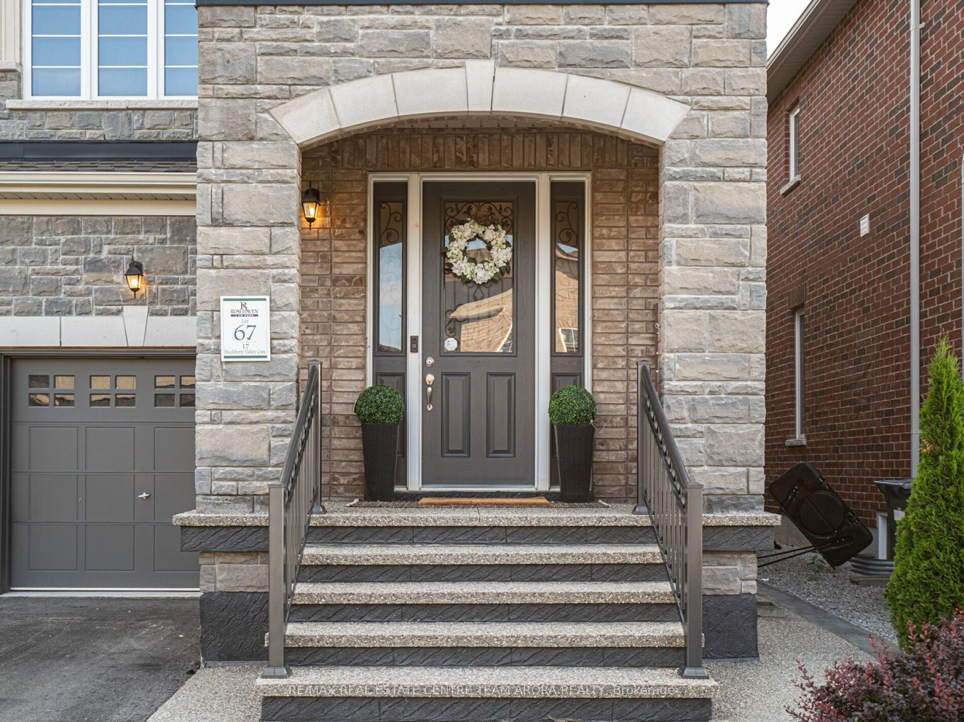 17 Blackberry Valley Crescent