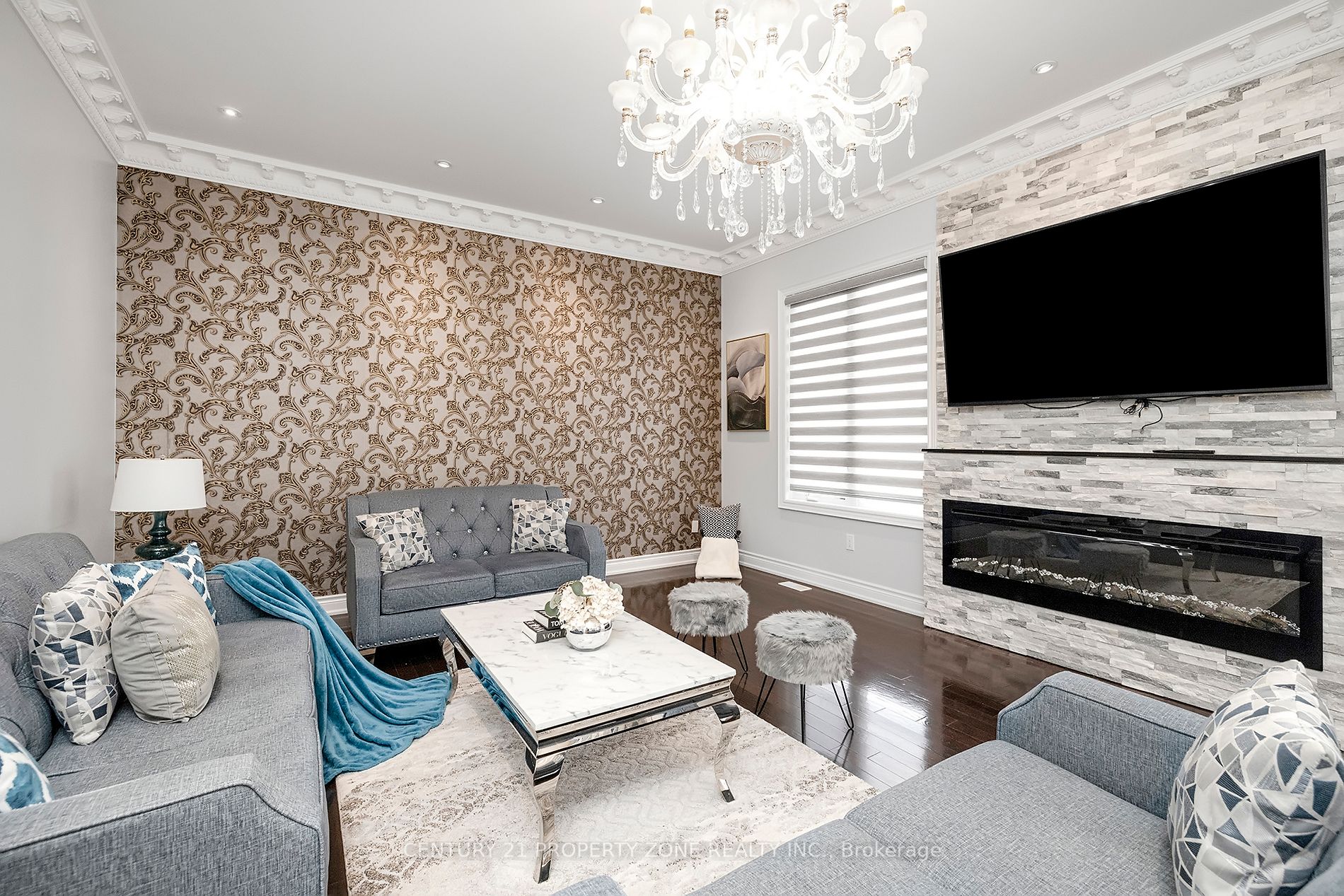 16 Ladbrook Cres