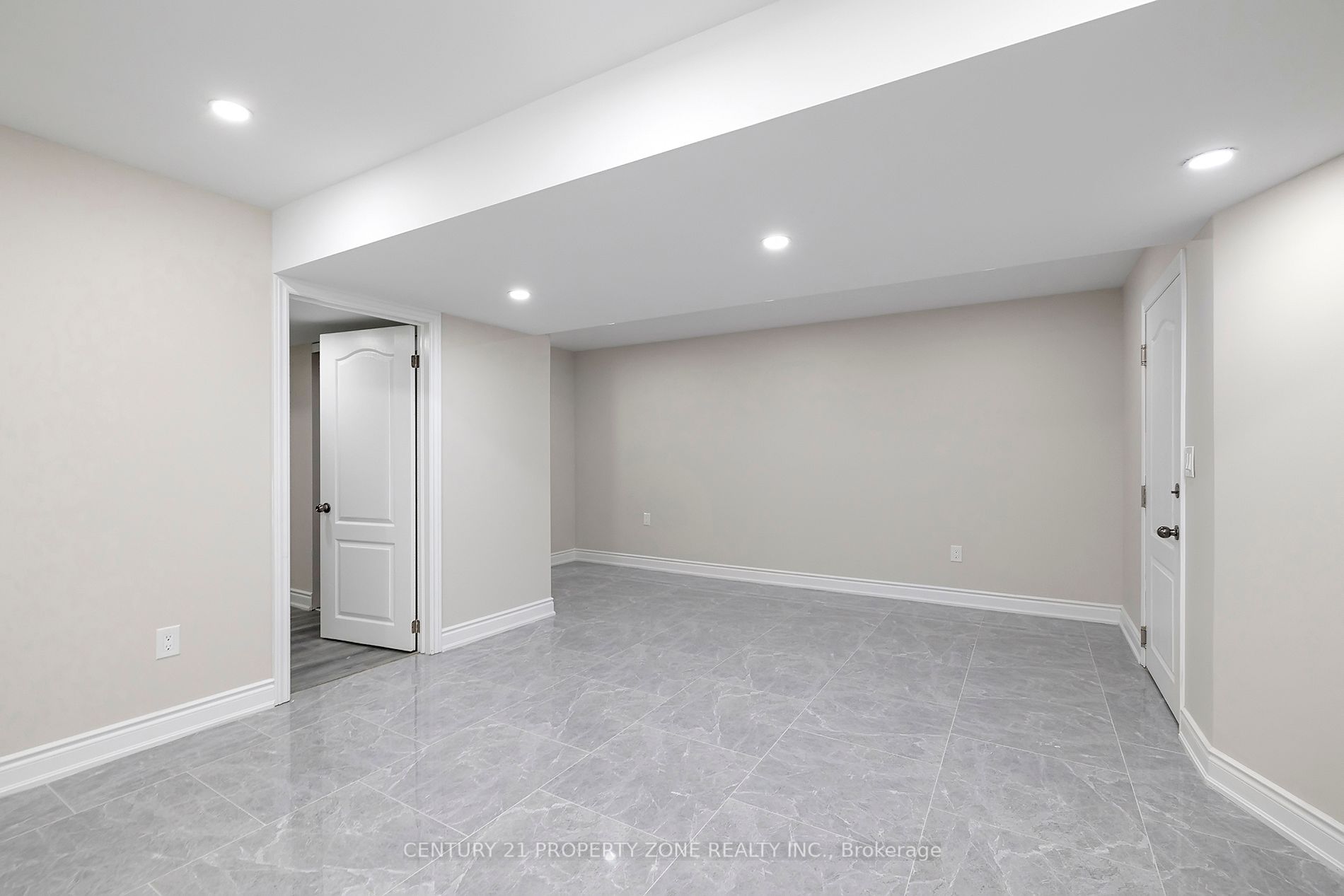 16 Ladbrook Cres