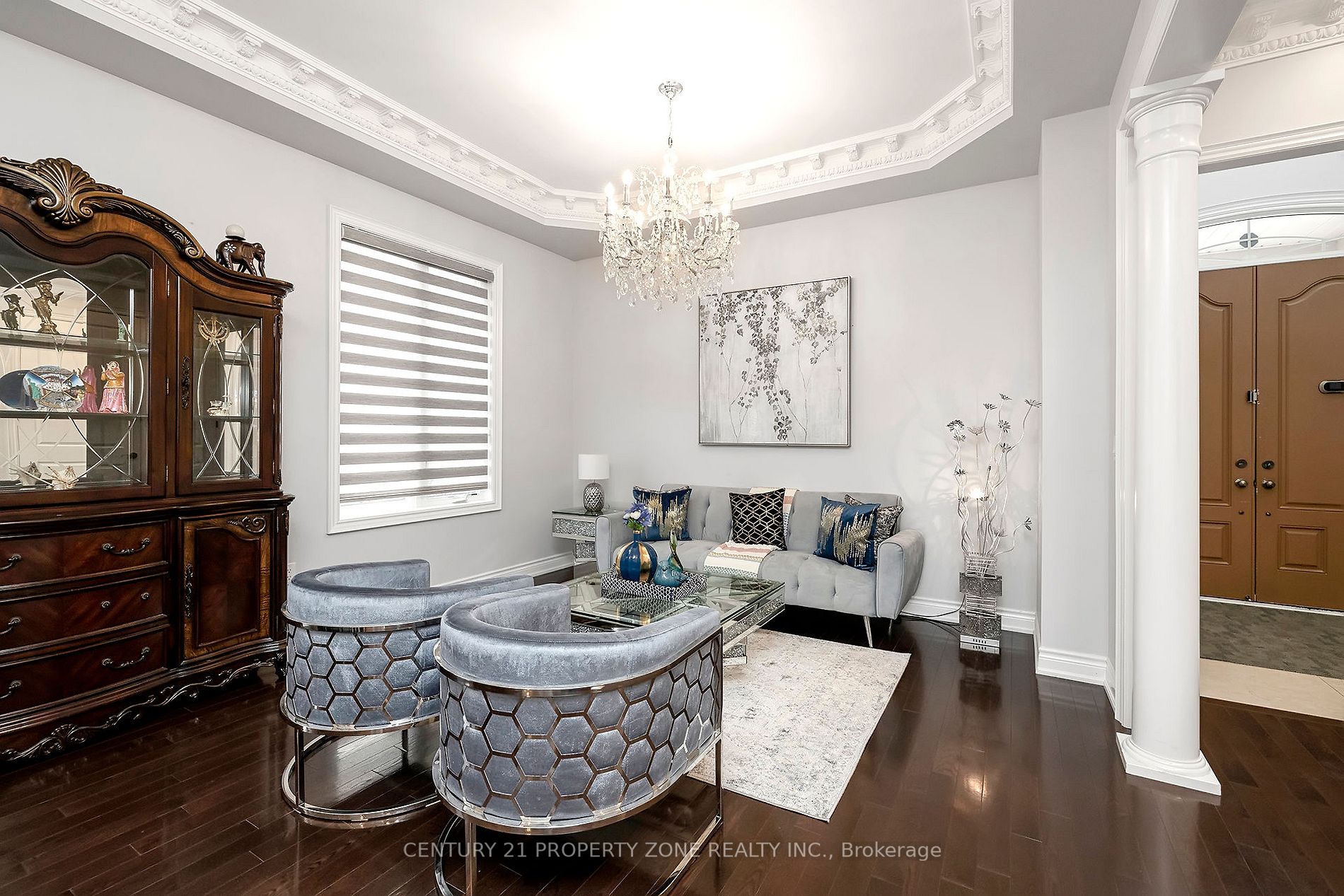 16 Ladbrook Cres