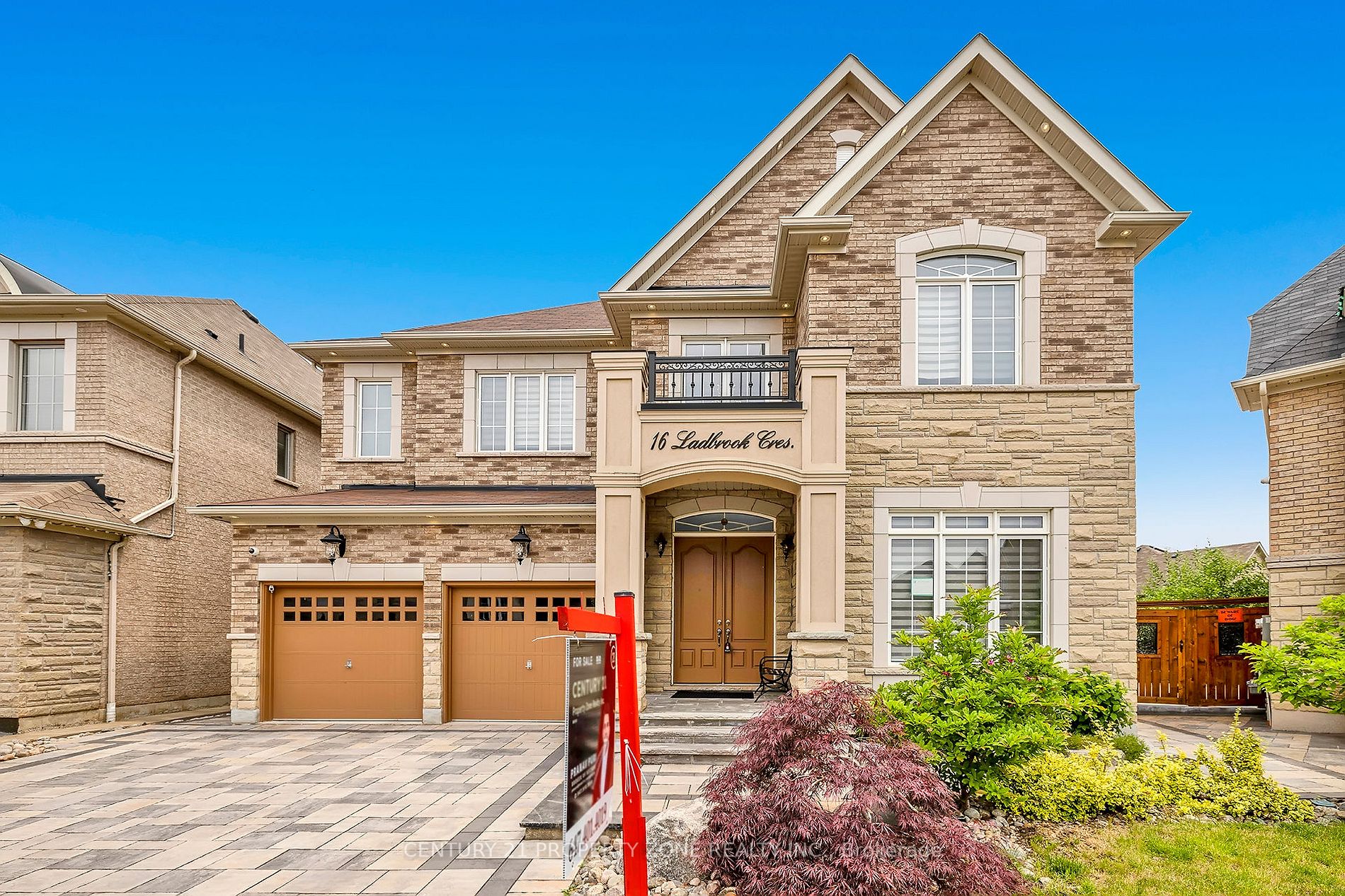 16 Ladbrook Cres