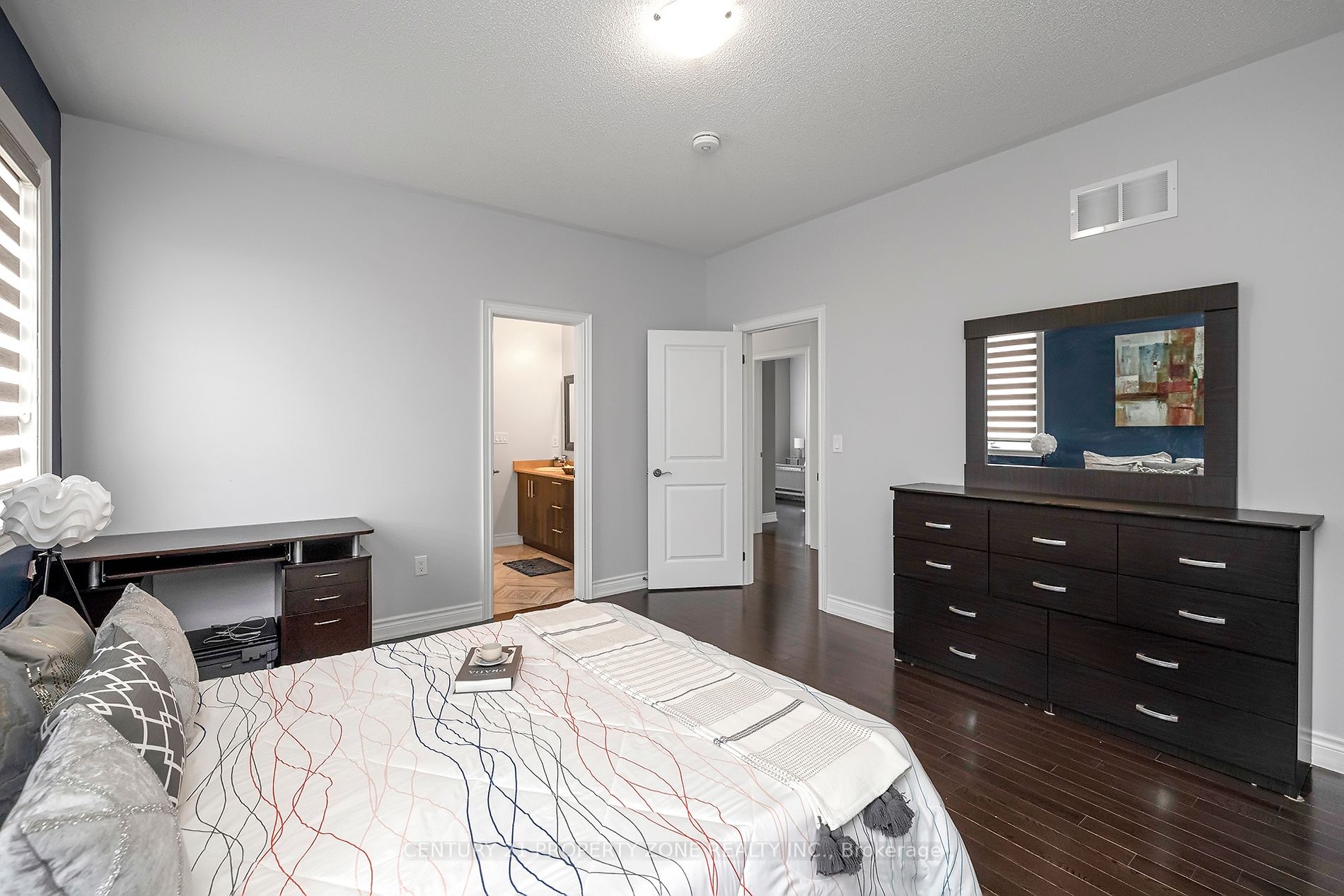 16 Ladbrook Cres