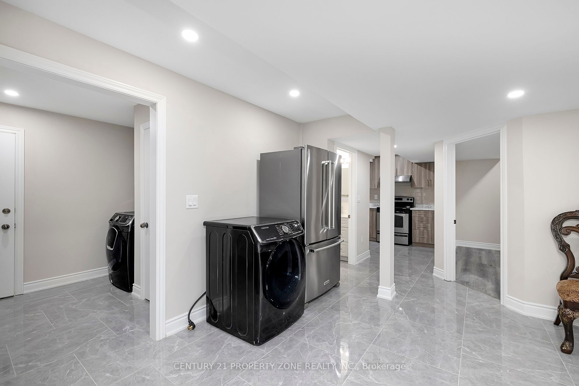 16 Ladbrook Cres