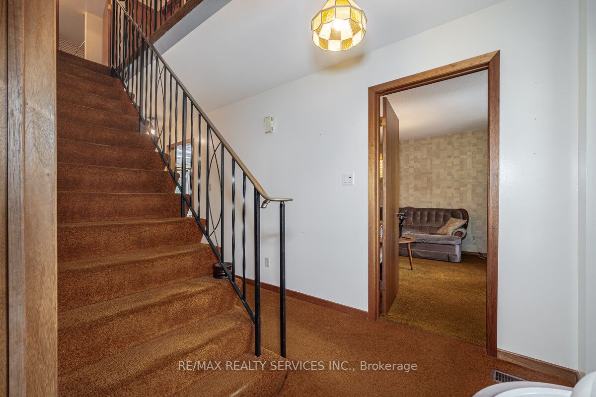 116 Elizabeth St S