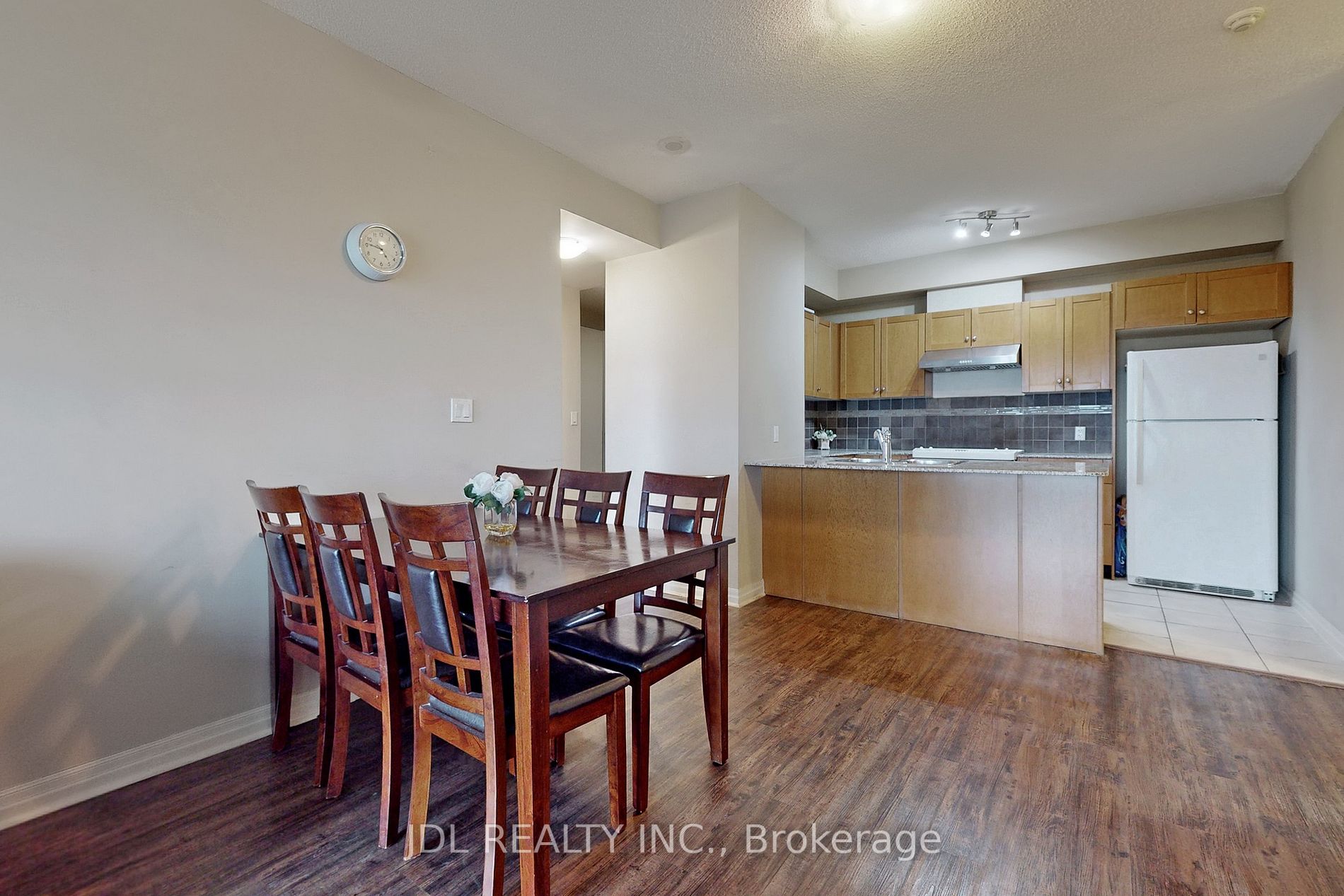 1359 Rathburn Rd E, #1614