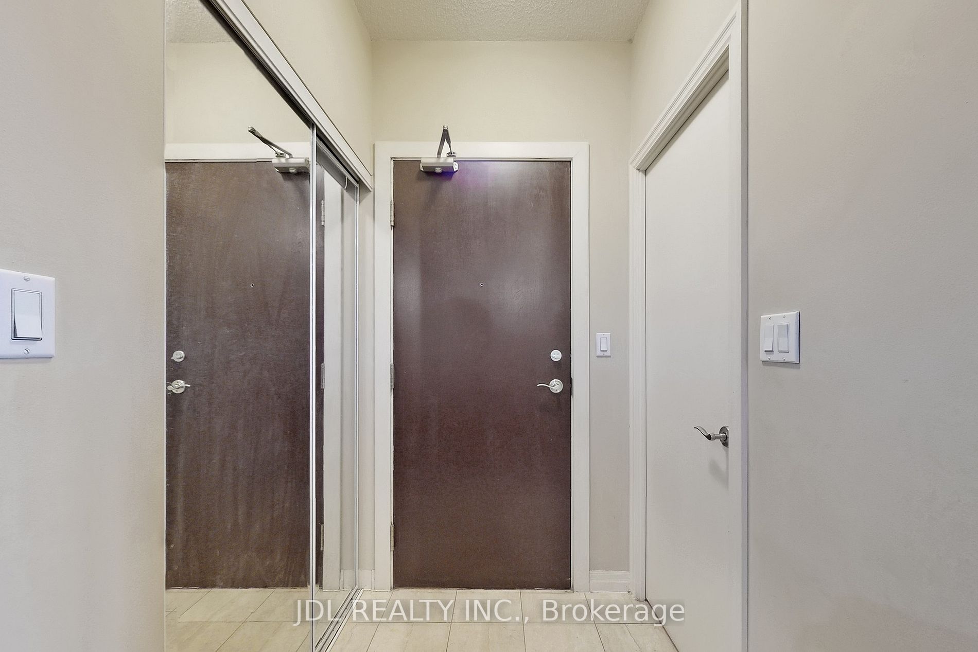 1359 Rathburn Rd E, #1614