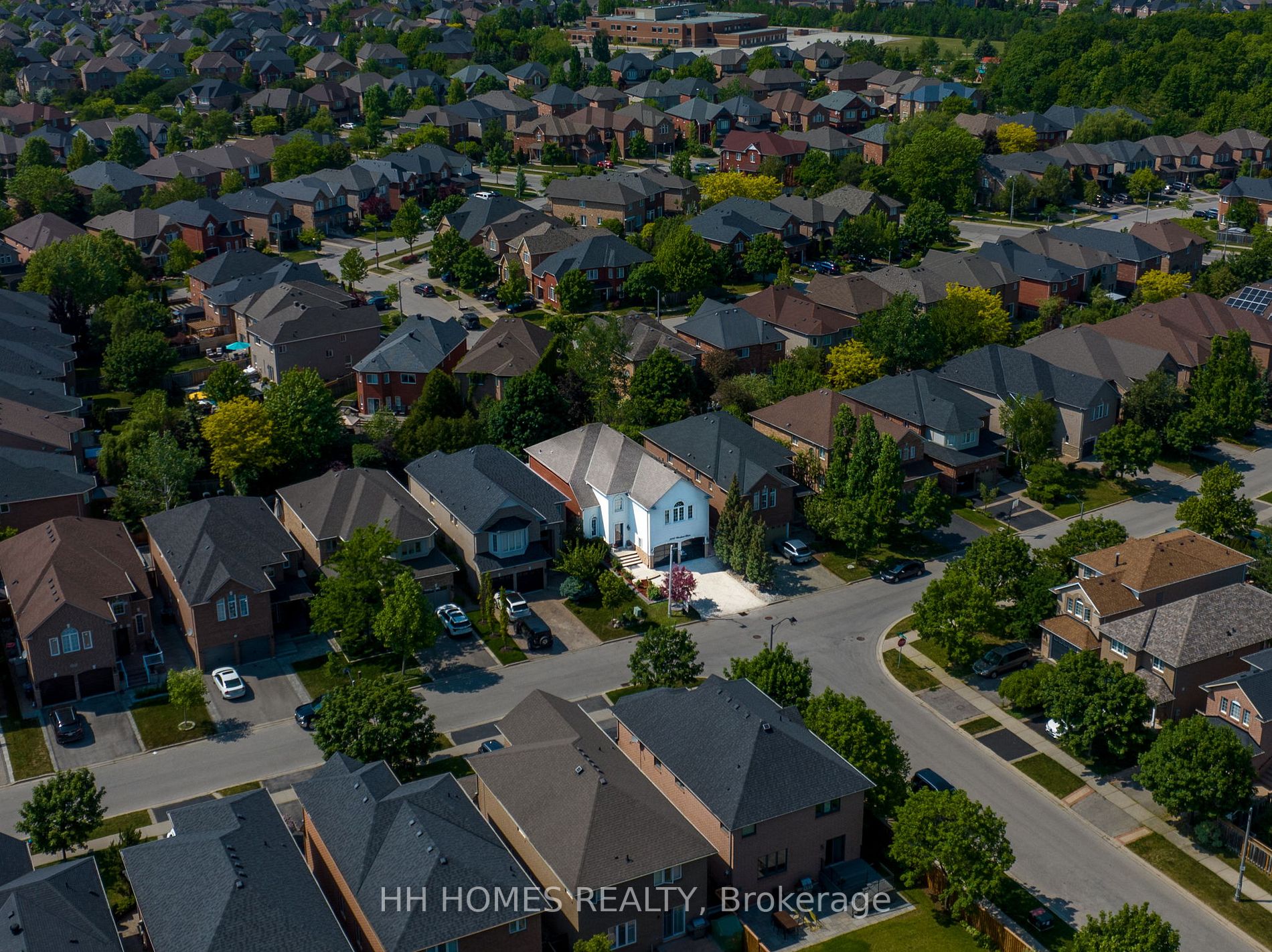 2293 Woodcrest Dr