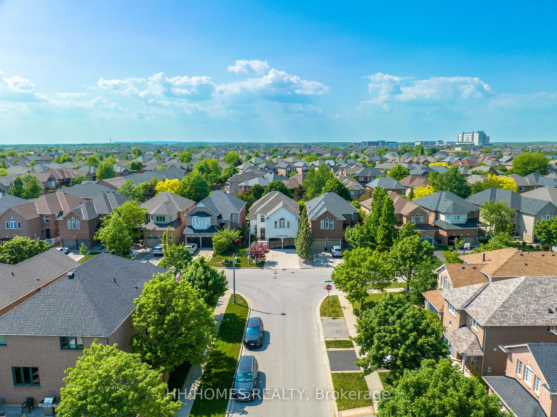 2293 Woodcrest Dr