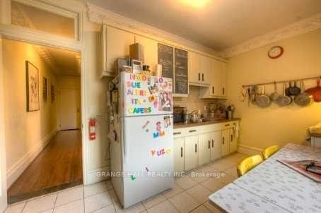 1544 King St W
