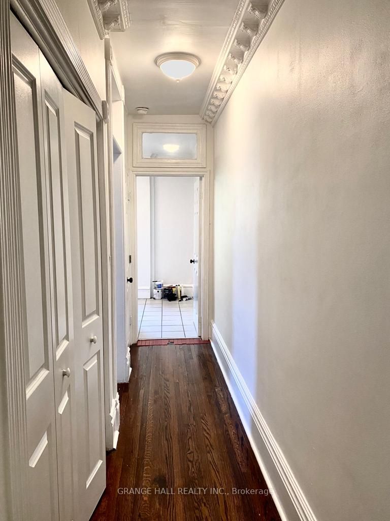 1544 King St W