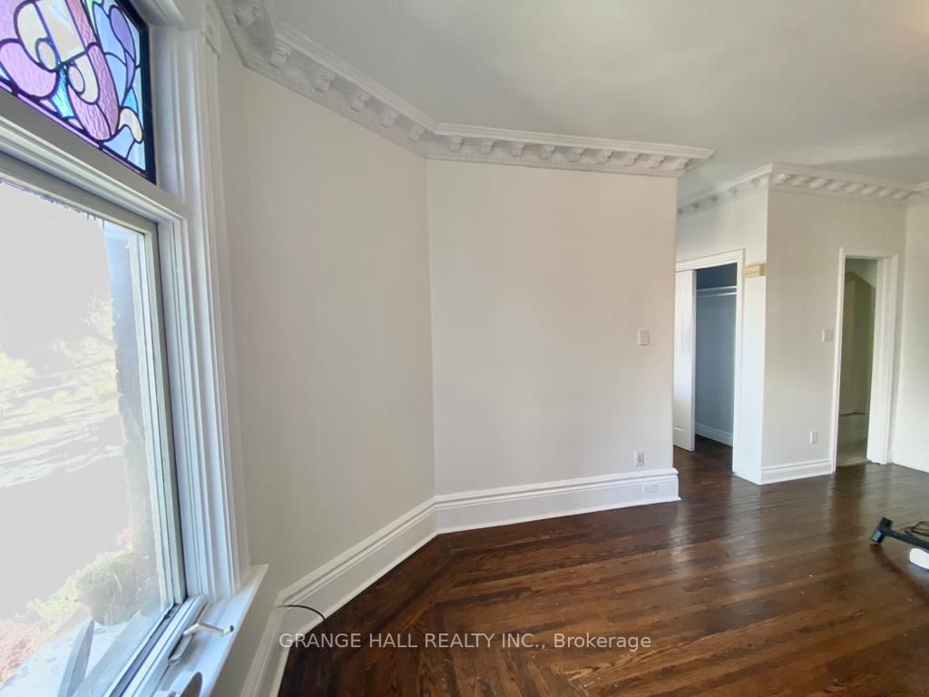 1544 King St W