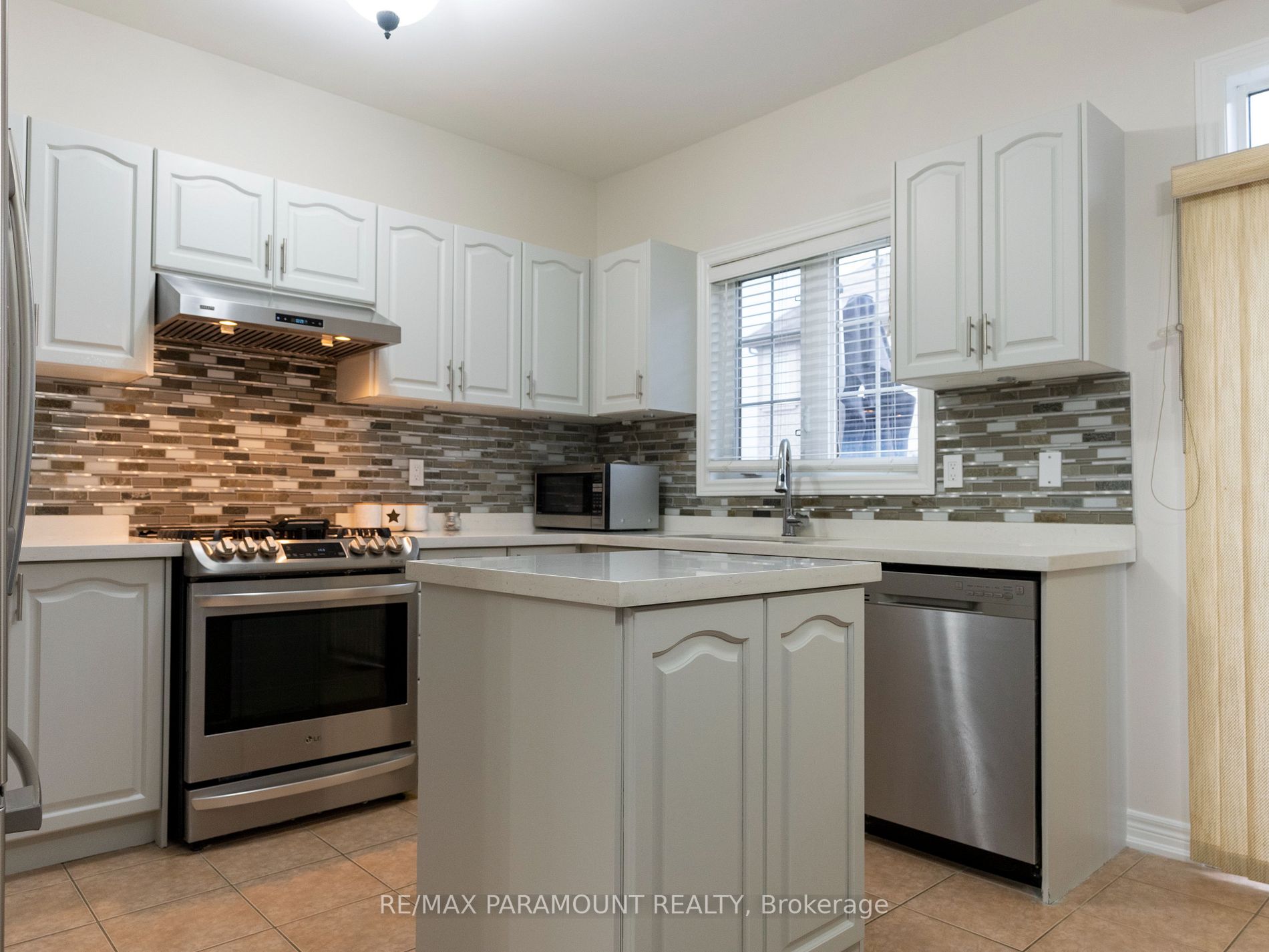 82 Abitibi Lake Dr