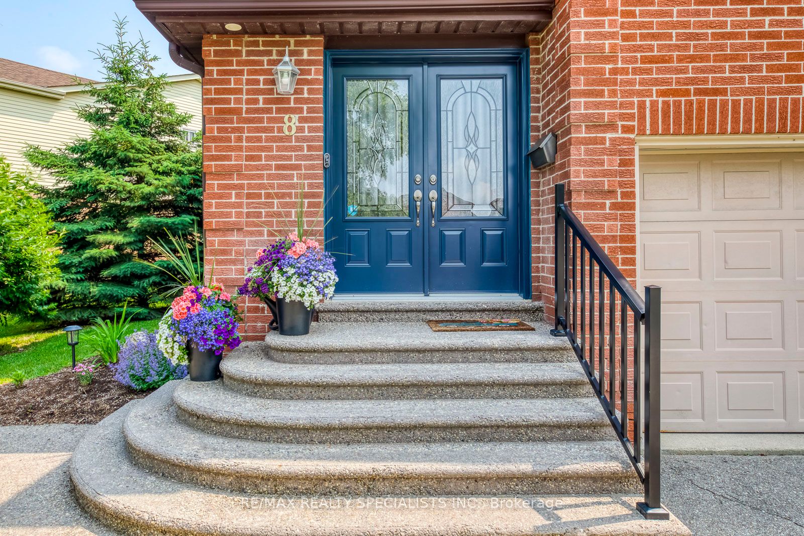 8 Ferguson Pl