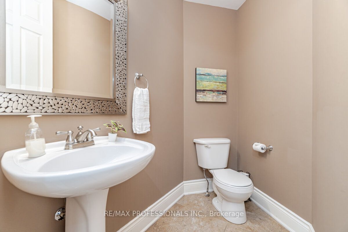 113 Royal West Dr
