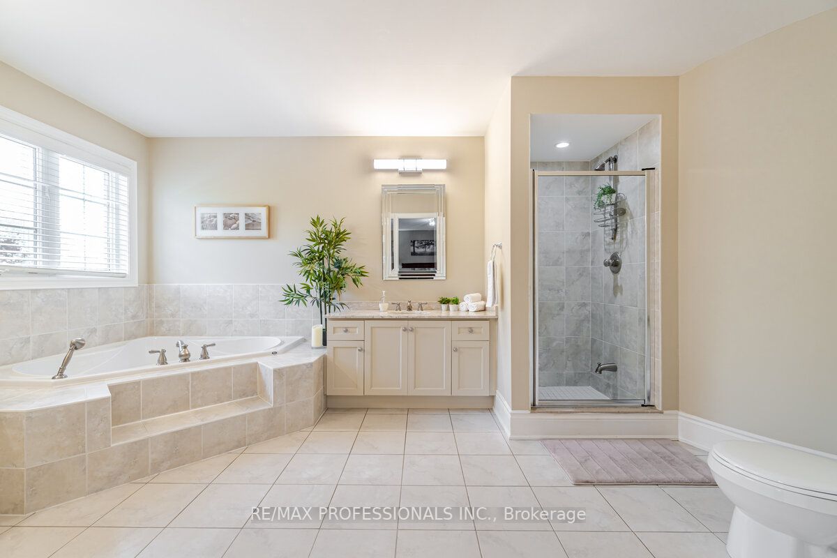 113 Royal West Dr