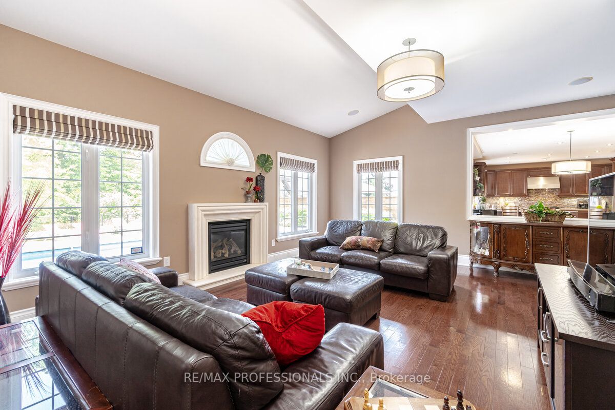 113 Royal West Dr