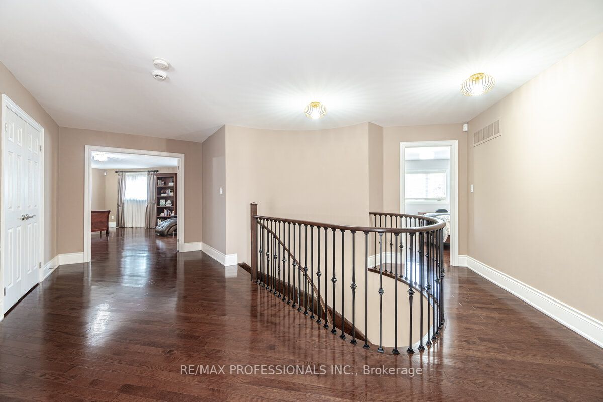 113 Royal West Dr