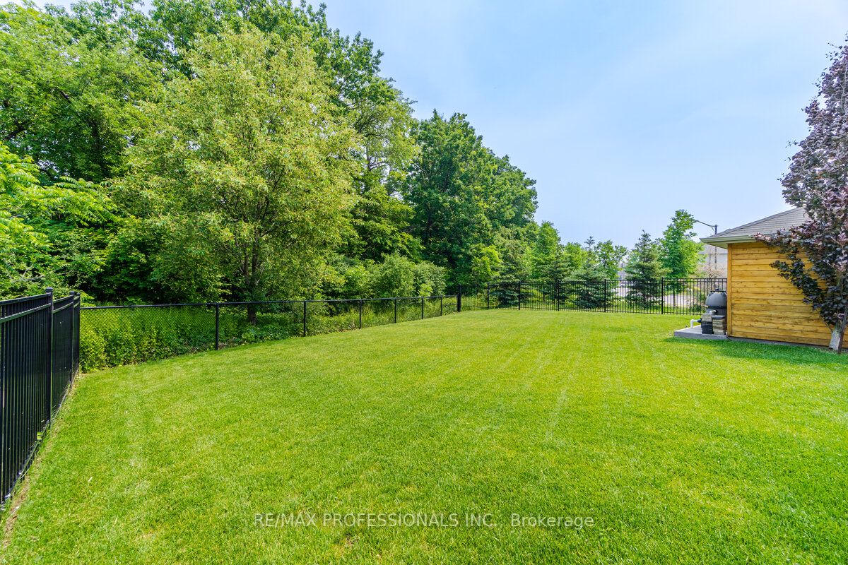 113 Royal West Dr