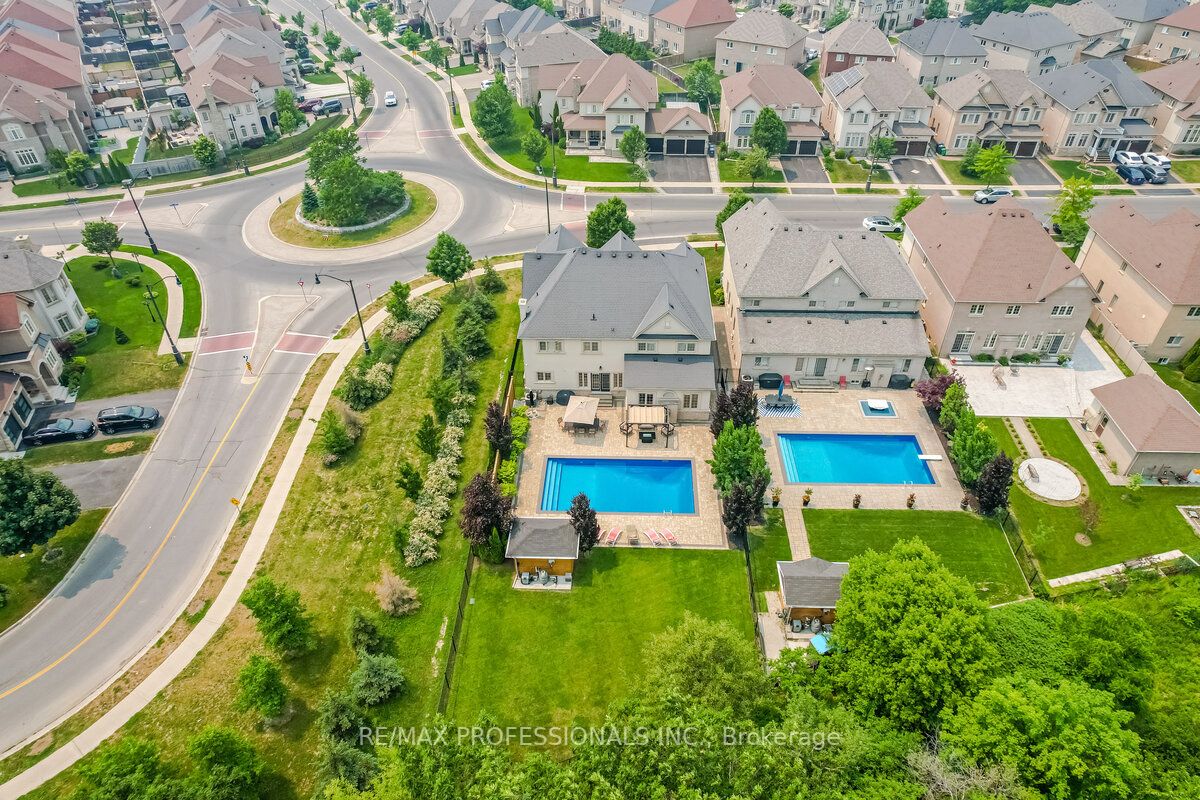 113 Royal West Dr