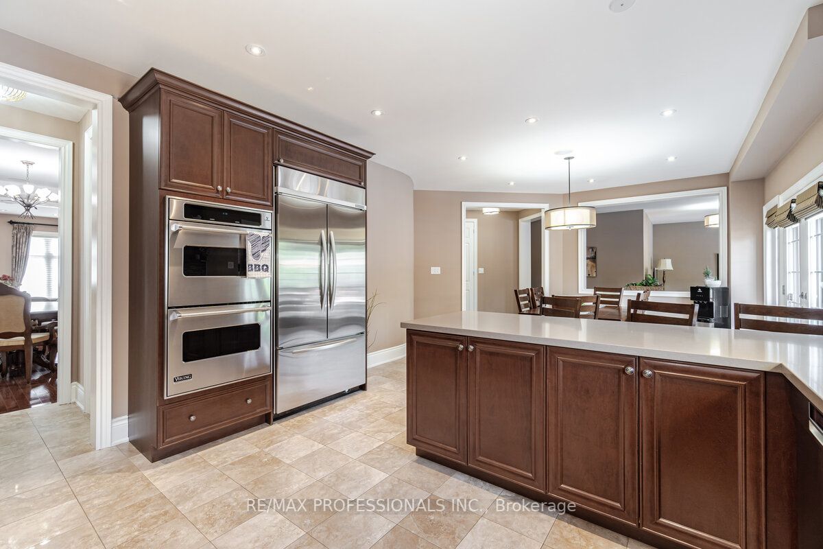 113 Royal West Dr
