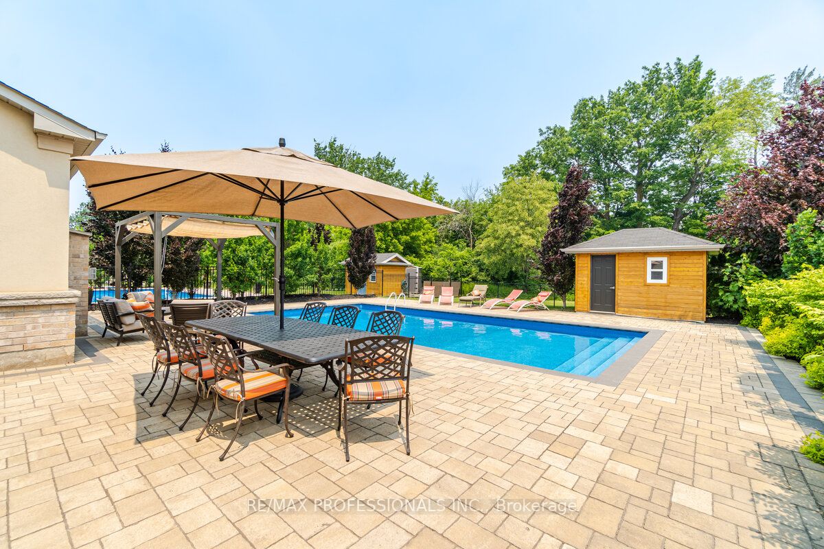 113 Royal West Dr