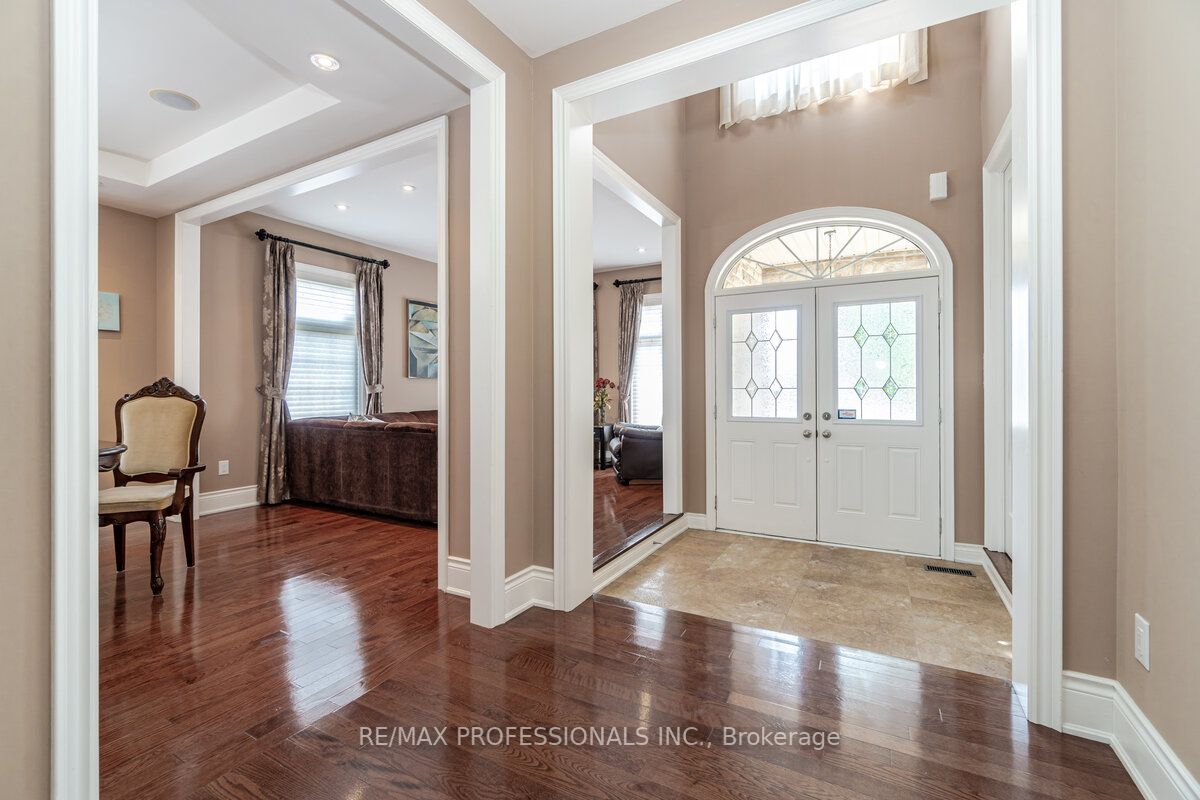 113 Royal West Dr