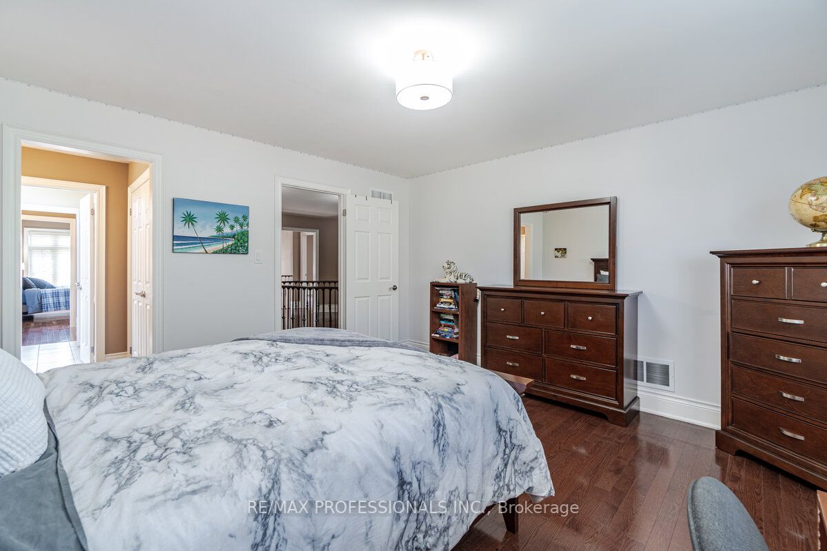 113 Royal West Dr