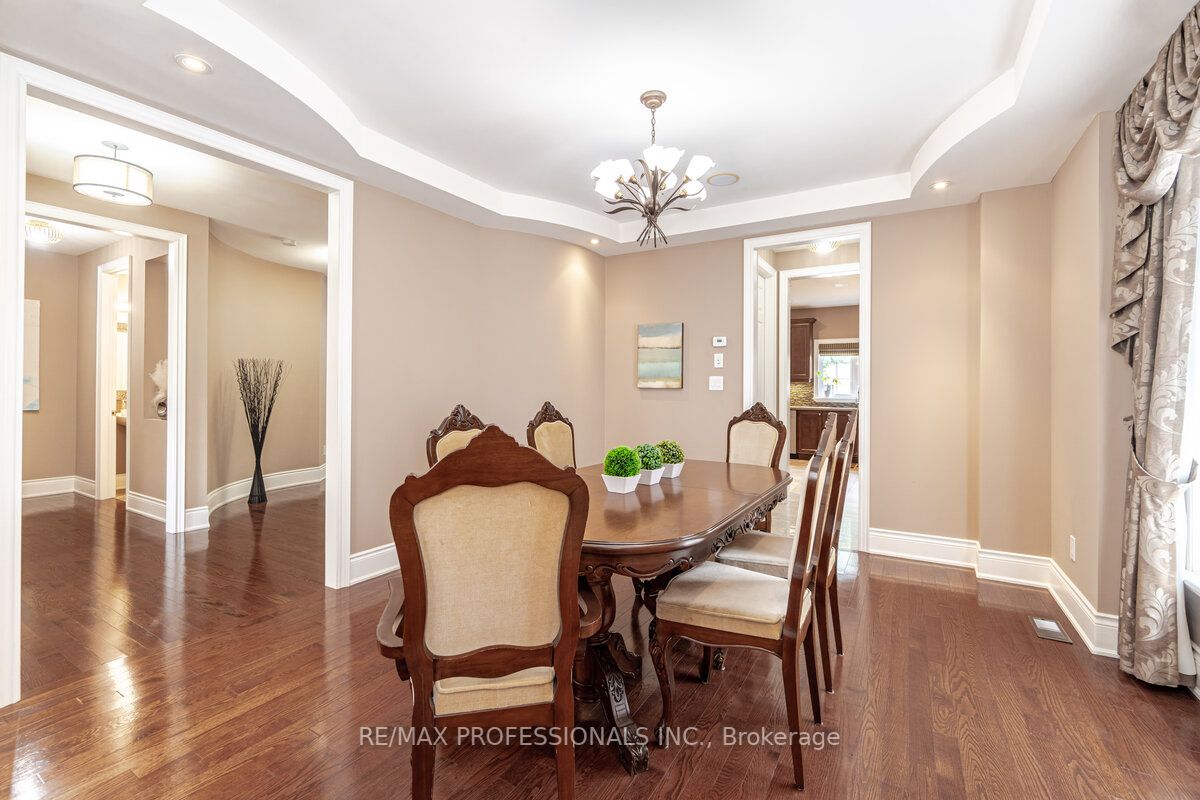 113 Royal West Dr