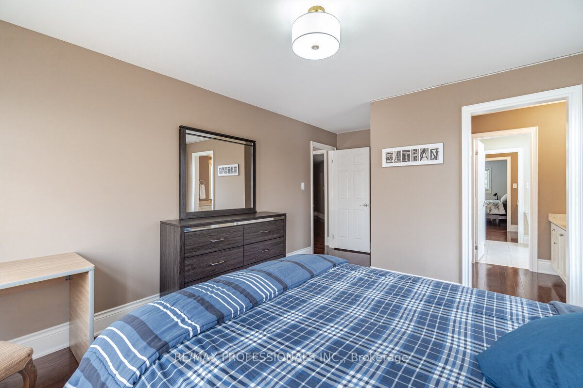 113 Royal West Dr