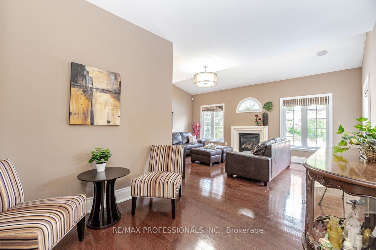 113 Royal West Dr