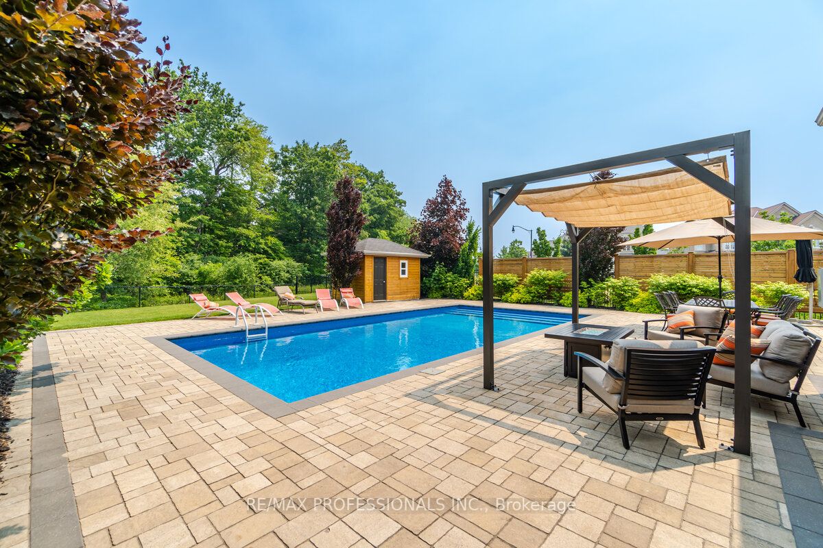 113 Royal West Dr