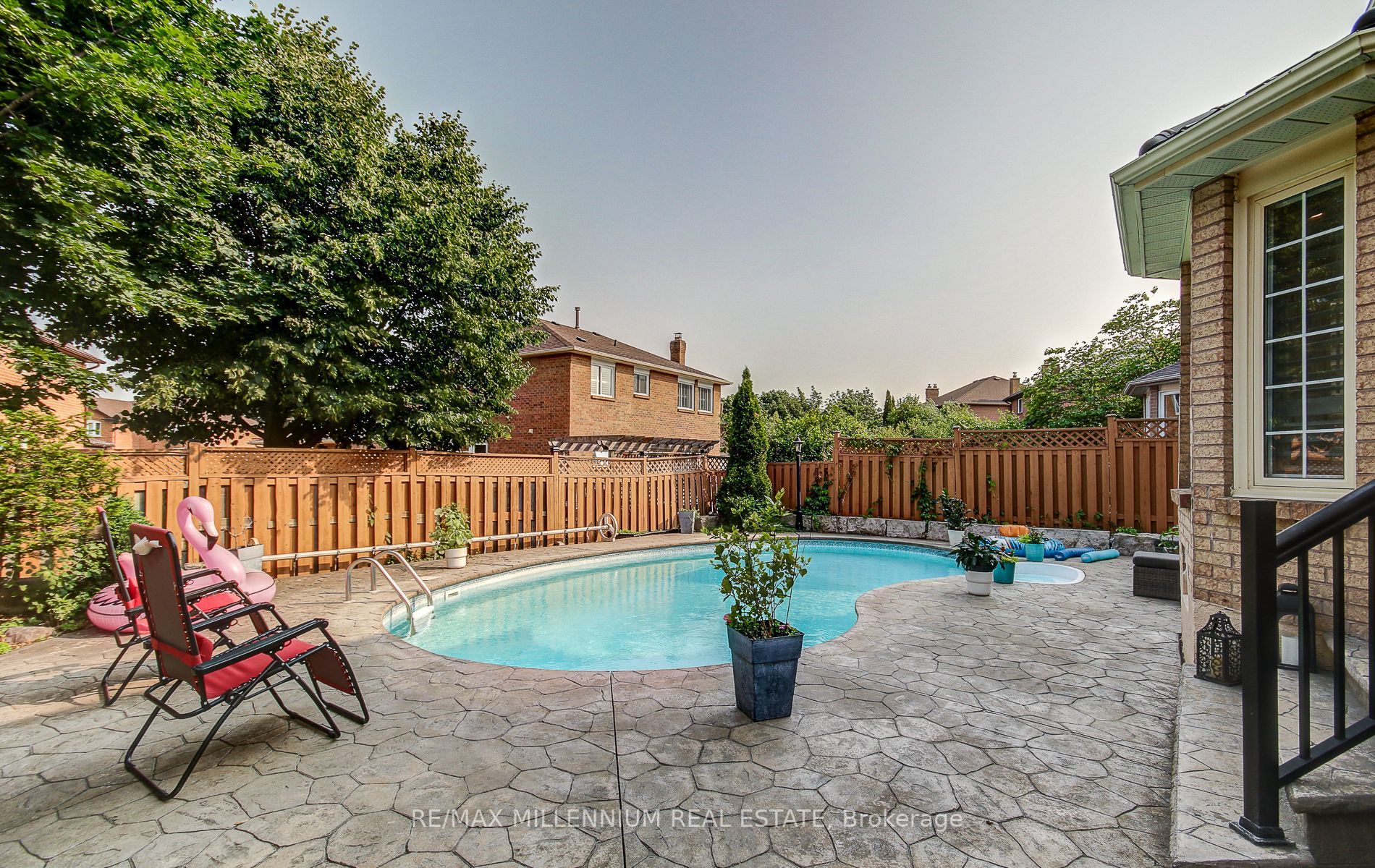 47 Burgby Ave