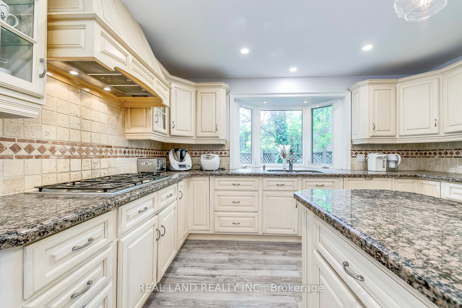 341 Acacia Court