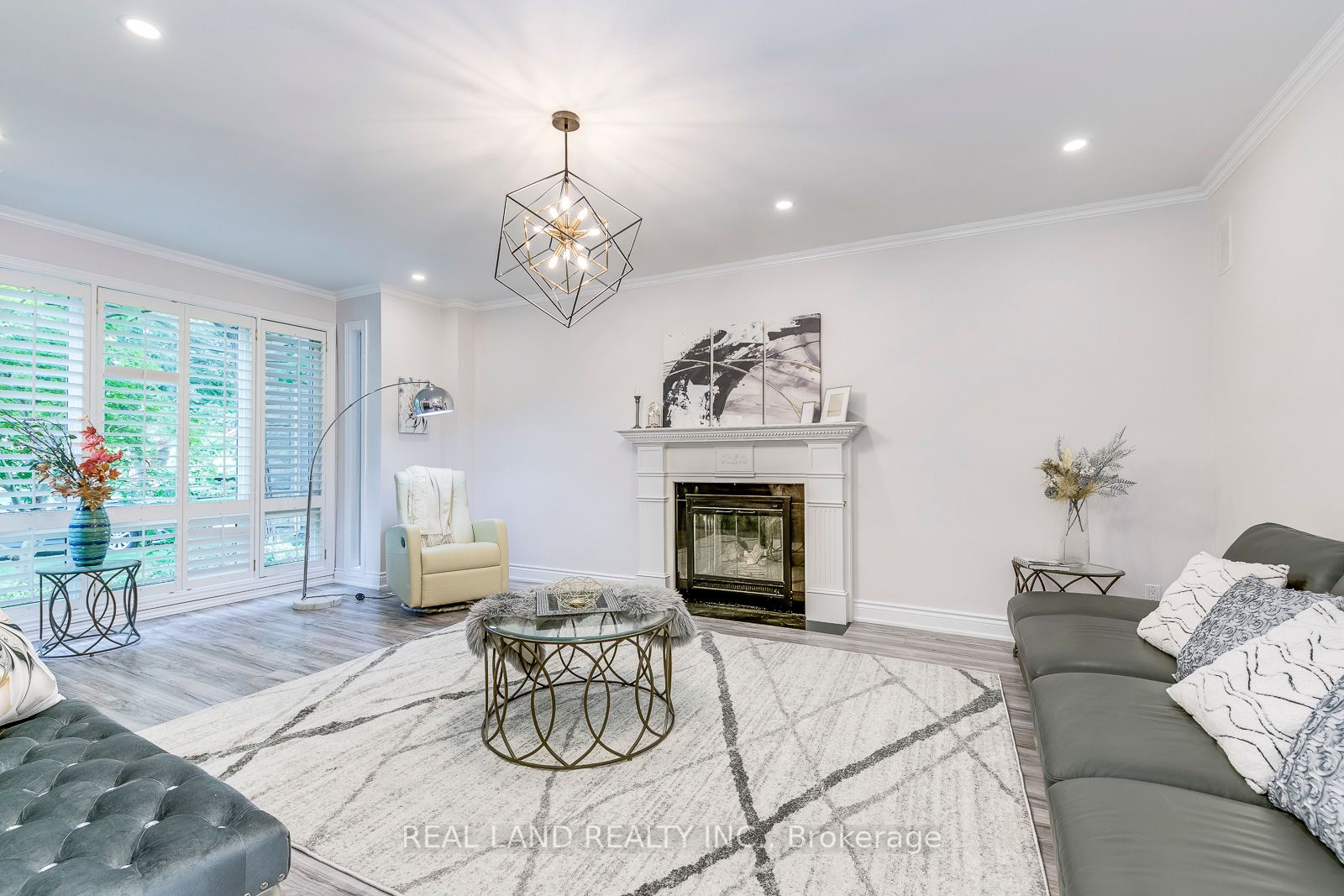 341 Acacia Court