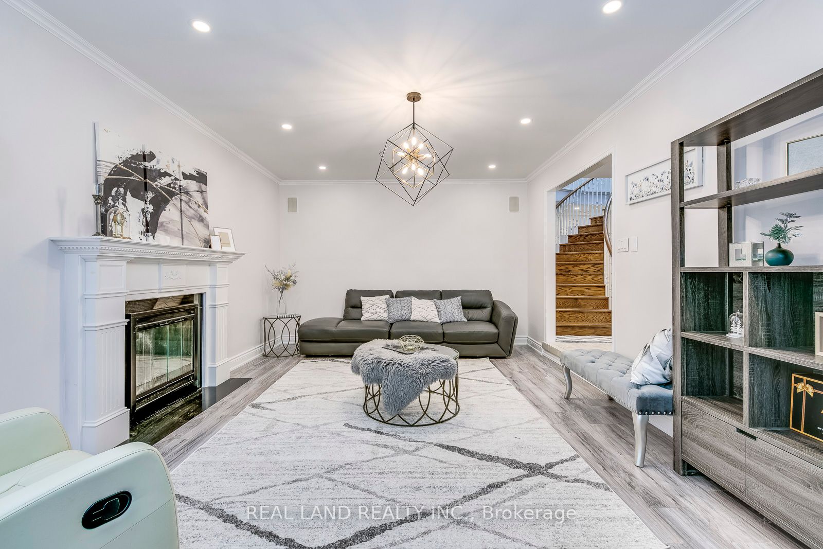 341 Acacia Court