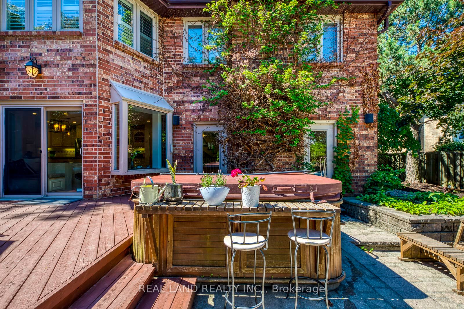 341 Acacia Court