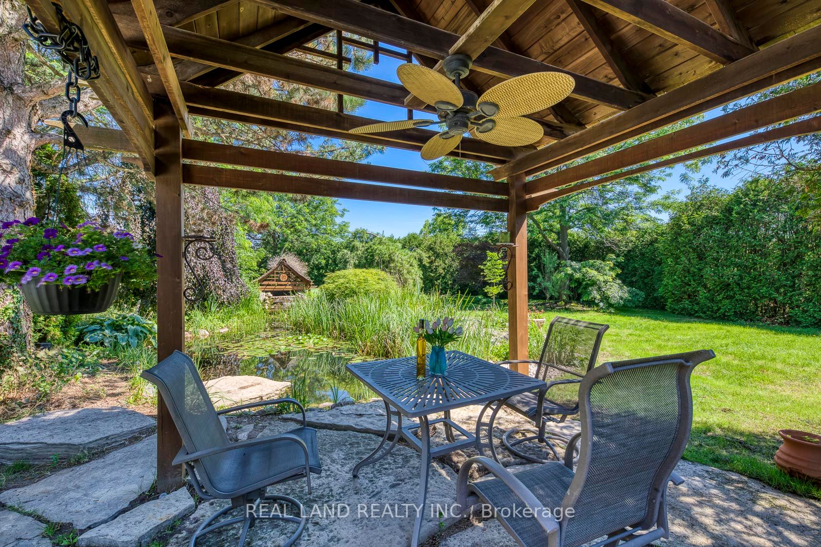341 Acacia Court
