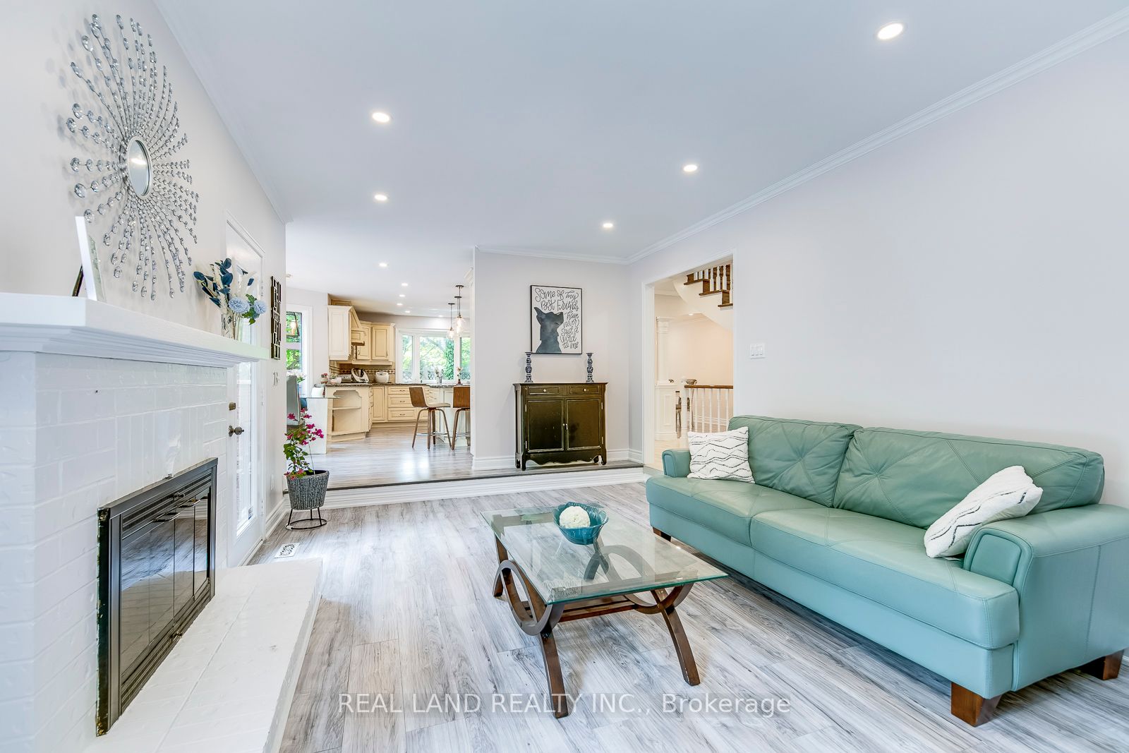 341 Acacia Court