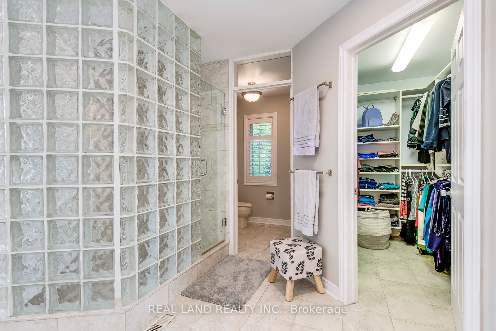 341 Acacia Court