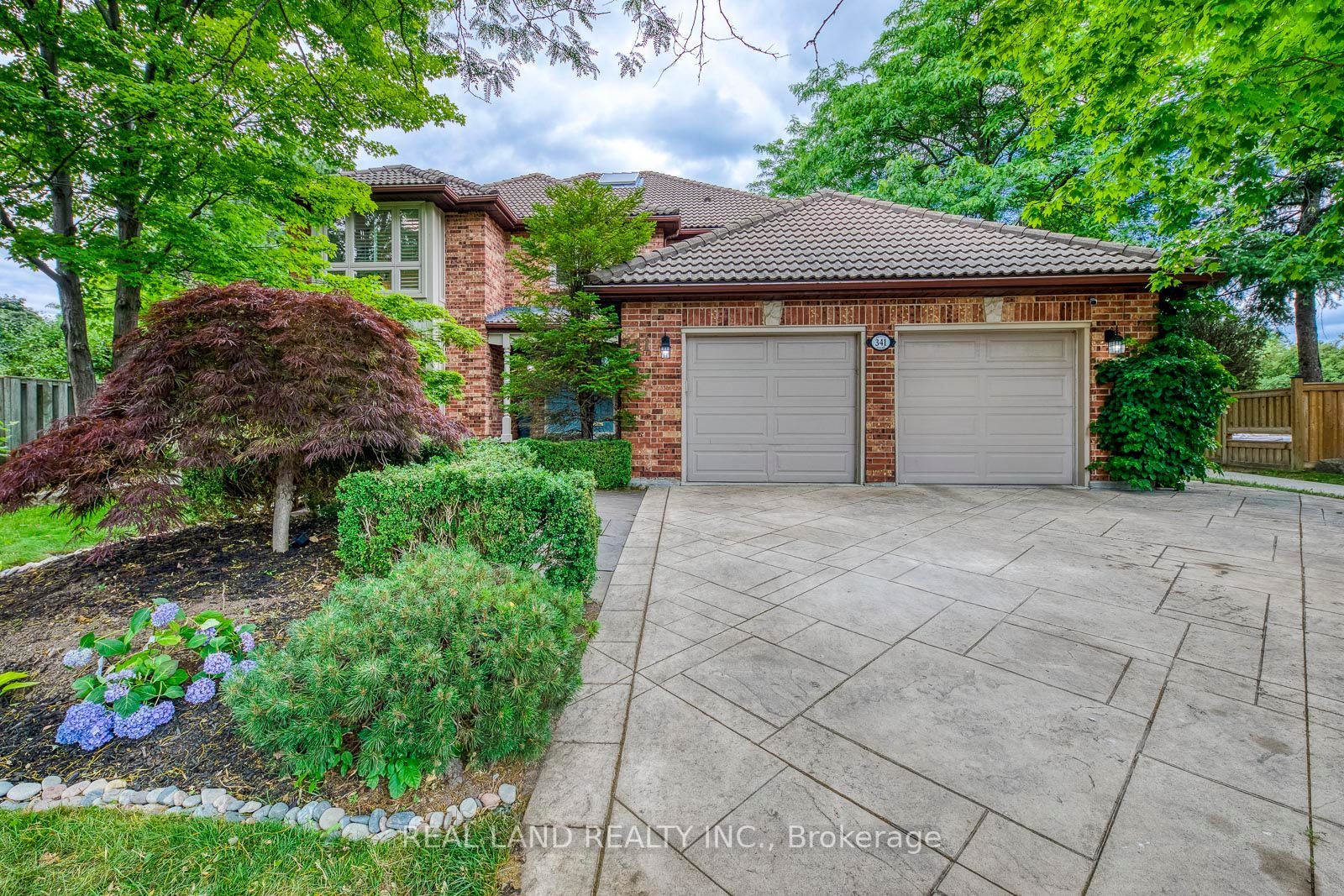 341 Acacia Court