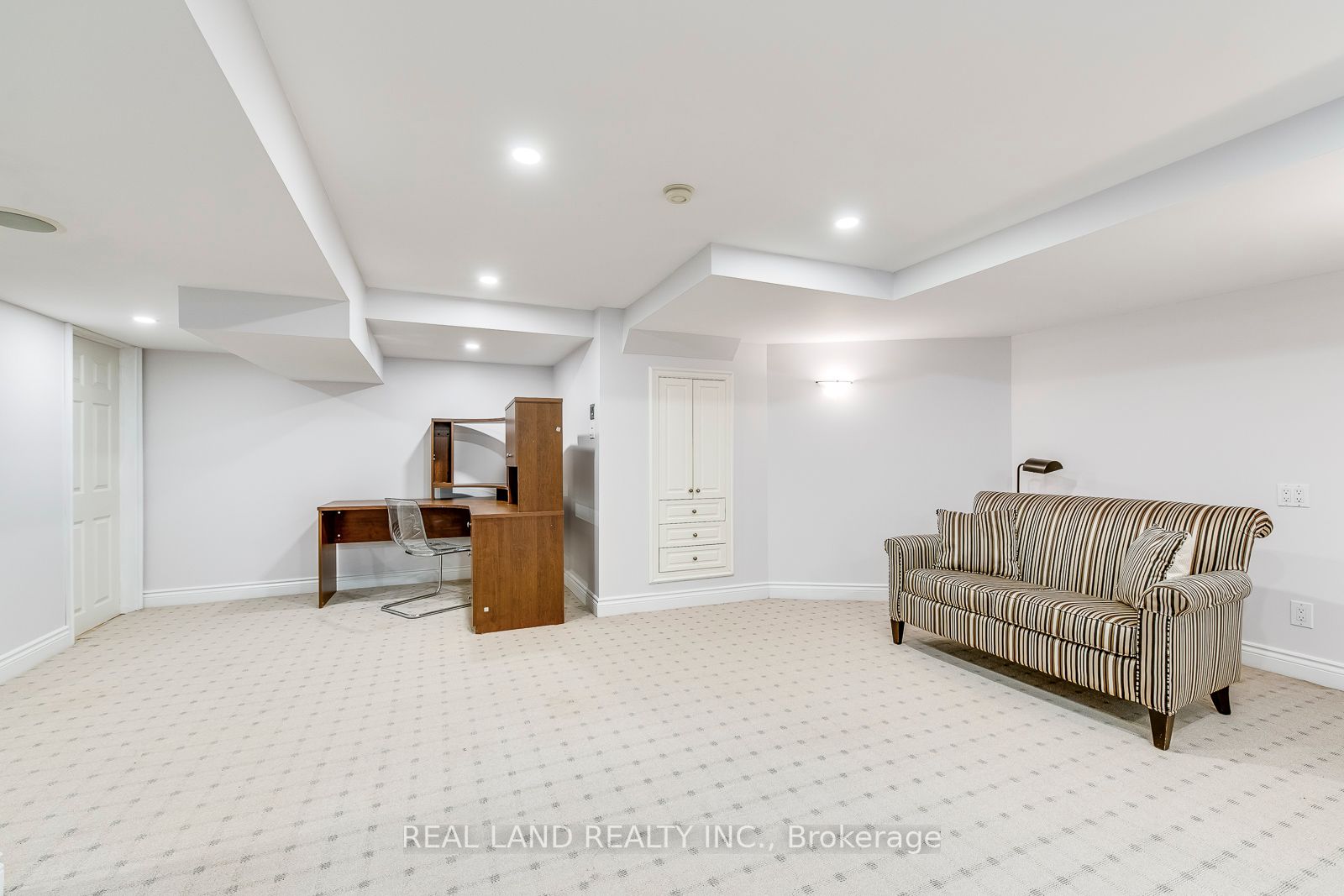 341 Acacia Court