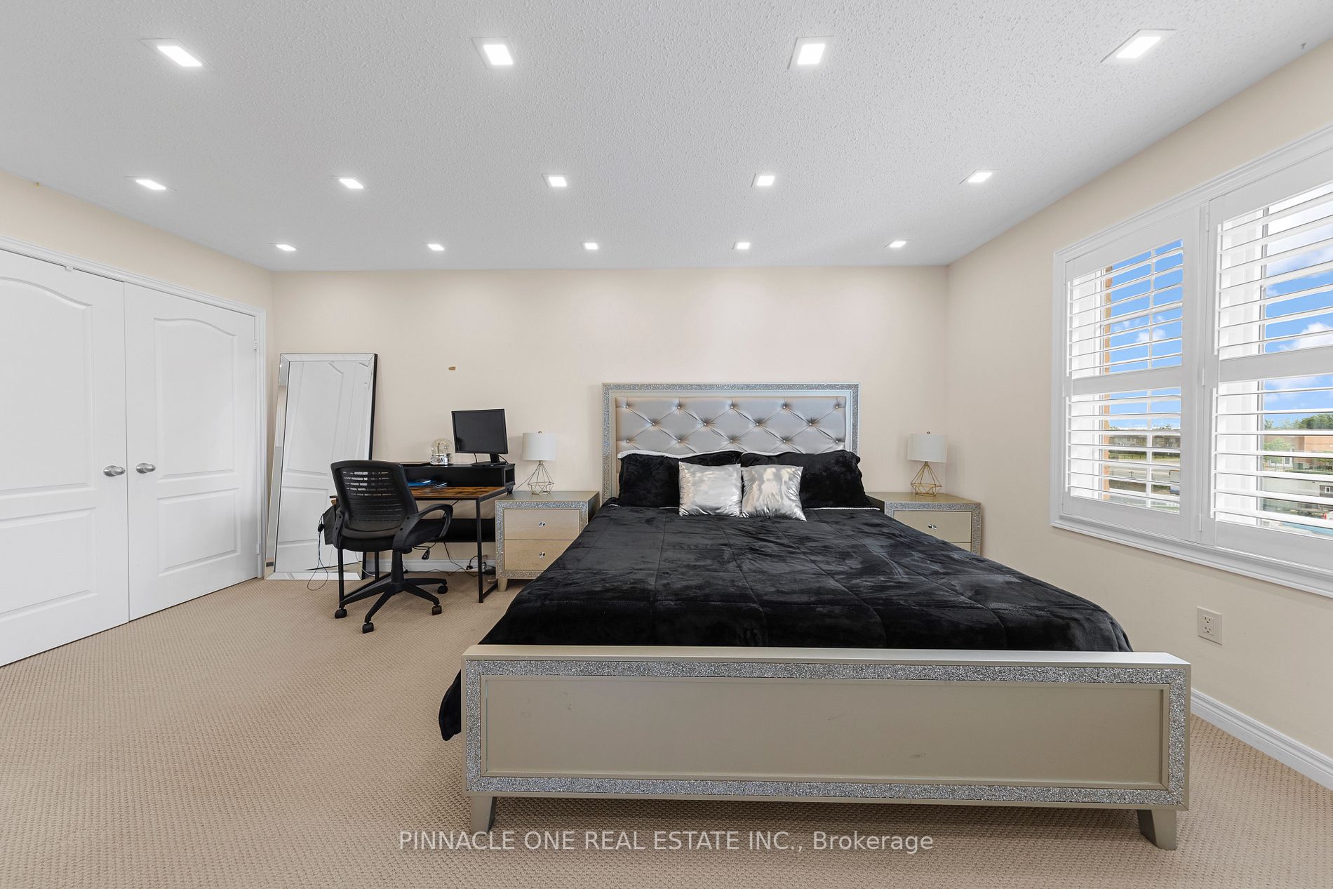 142 Sky Harbour Dr