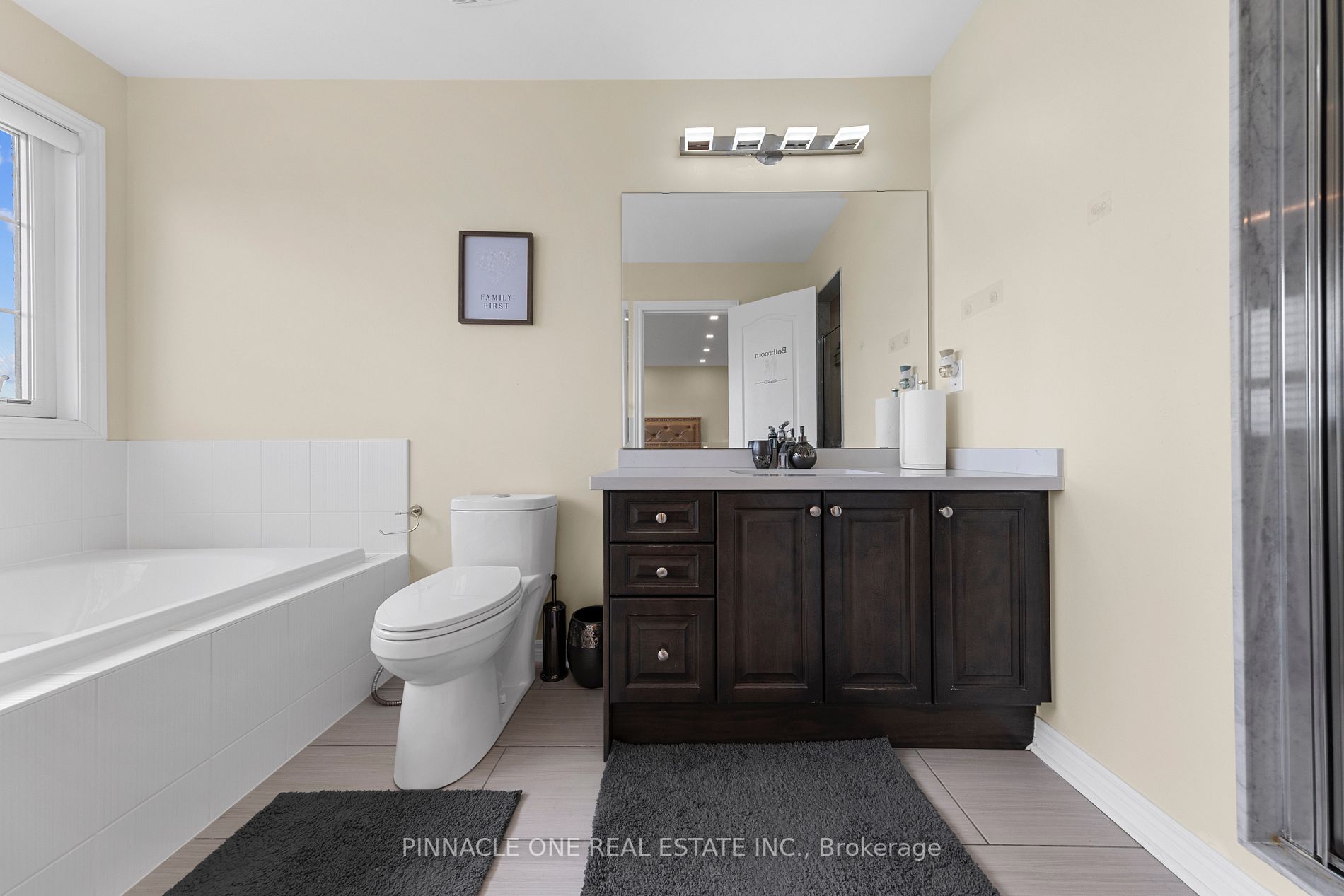 142 Sky Harbour Dr