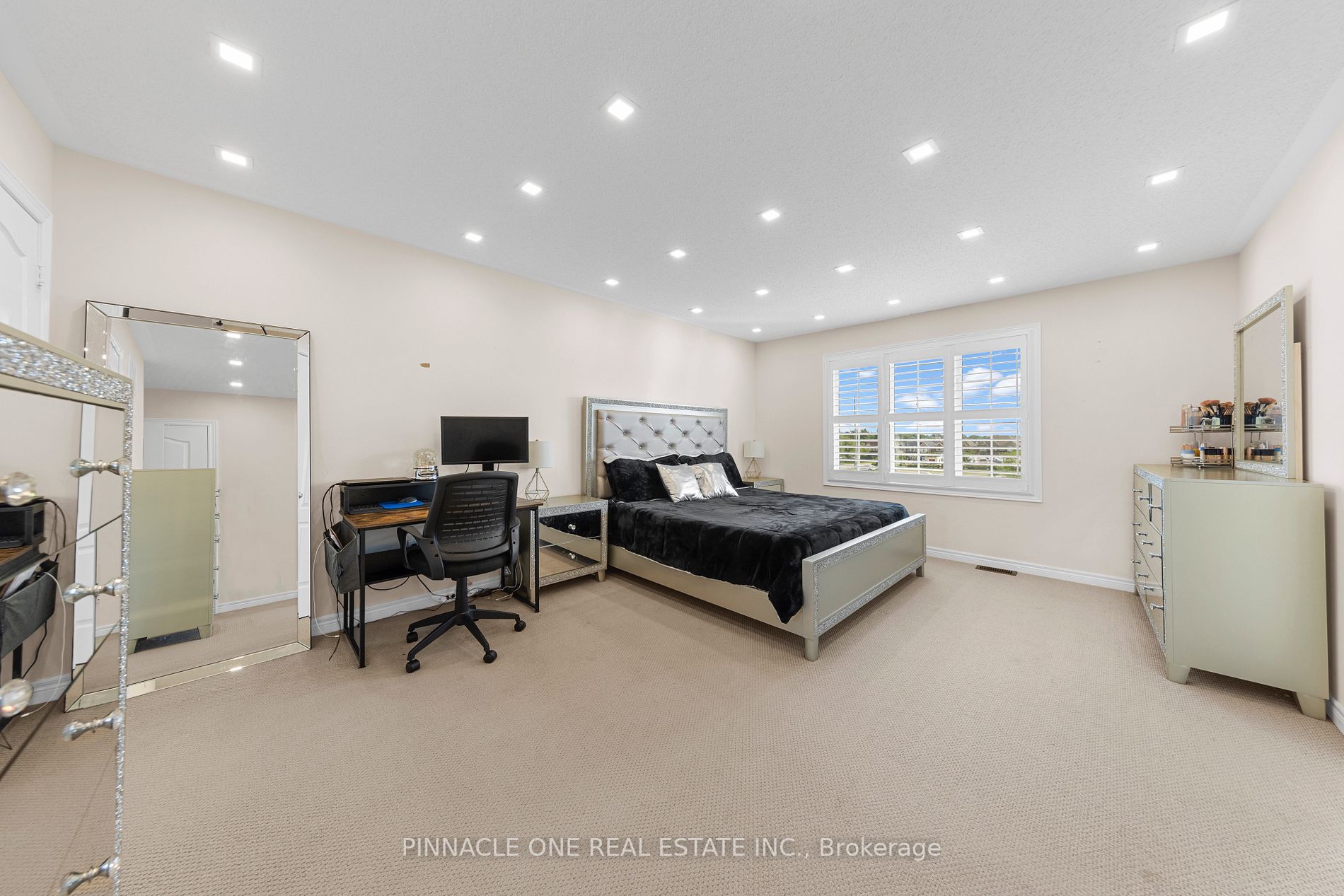 142 Sky Harbour Dr