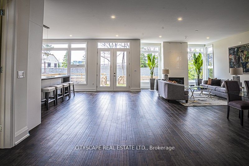 1037 Melvin Ave