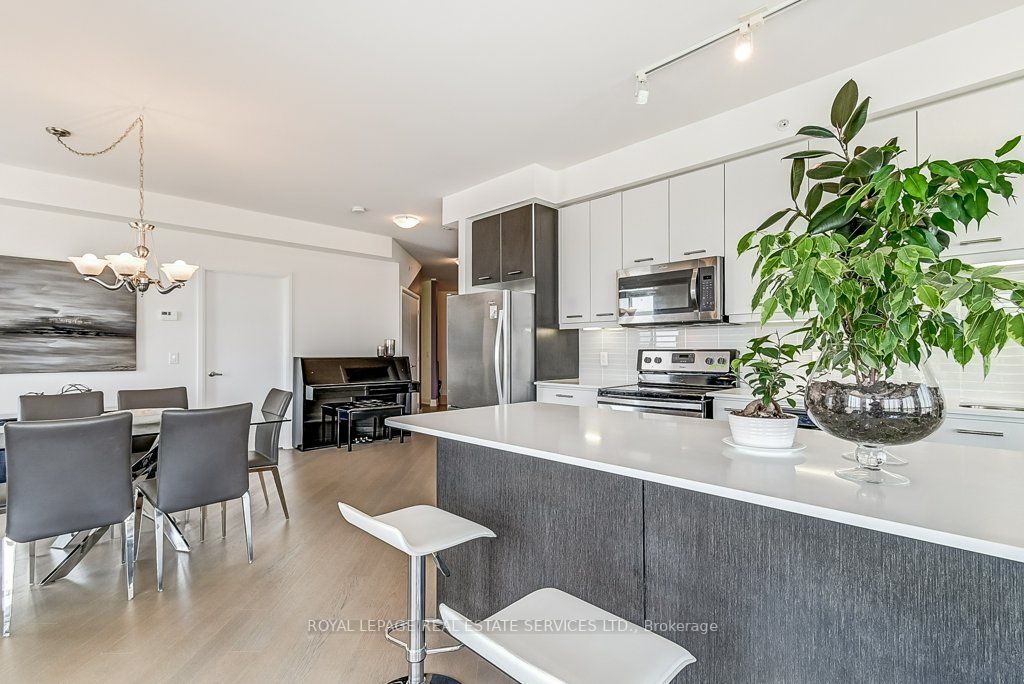 2480 Prince Michael Dr, #421