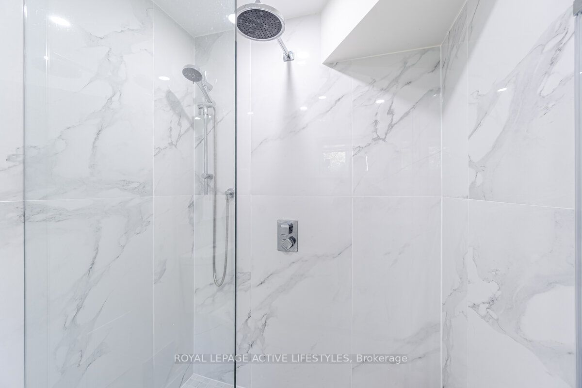 2768 Bushland Cres