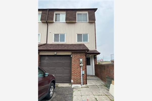 35 San Robertoway, Toronto