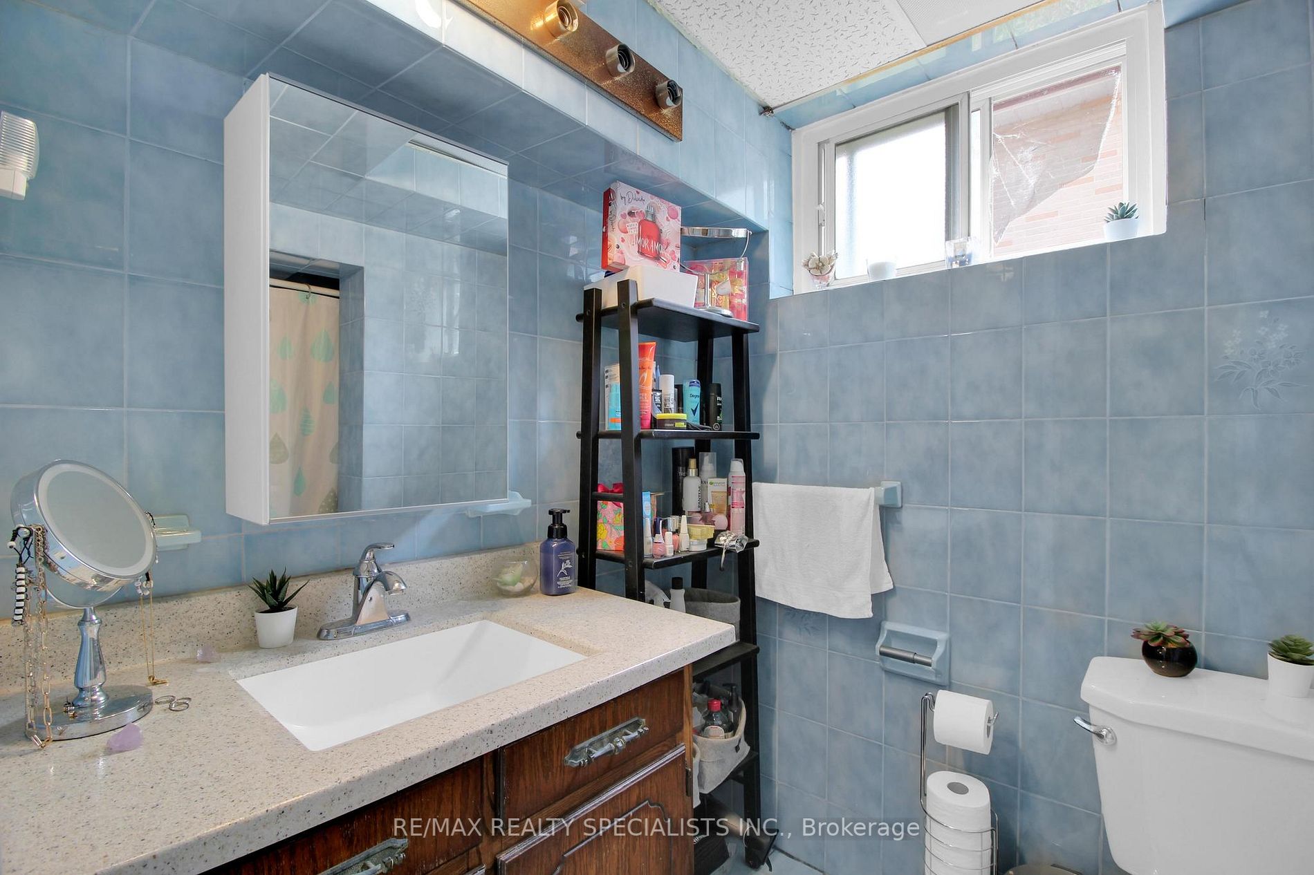 27 Garratt Blvd
