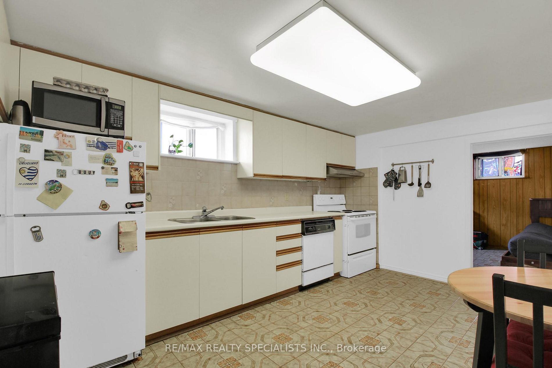 27 Garratt Blvd